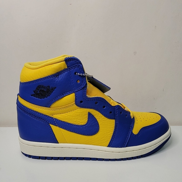 WMNS AIR JORDAN 1 RETRO HI OG Varsity Maize/Game Royal-Sail FD2596 700 - Picture 1 of 10